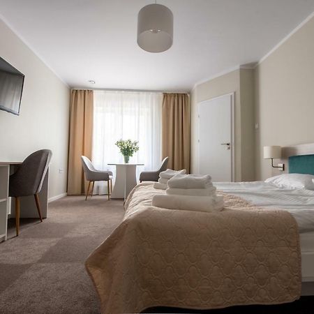 Bialy Gosciniec Hotel Ciechanow Ngoại thất bức ảnh